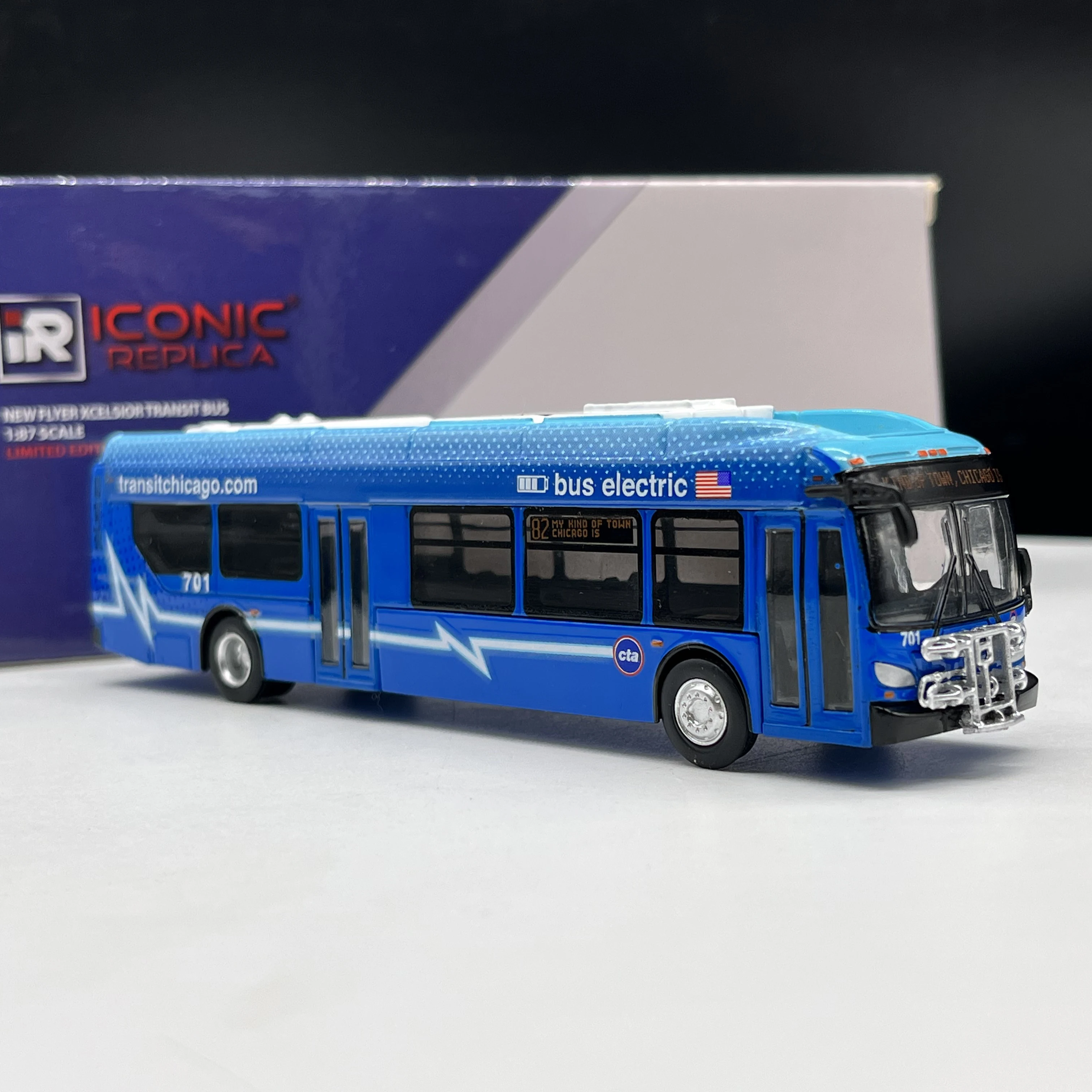 

Diecast 1/87 Scale New Flyer City Bus Alloy Model Car Collection Boutique Decoration Display Gift Souvenir Collectible Toy Gift