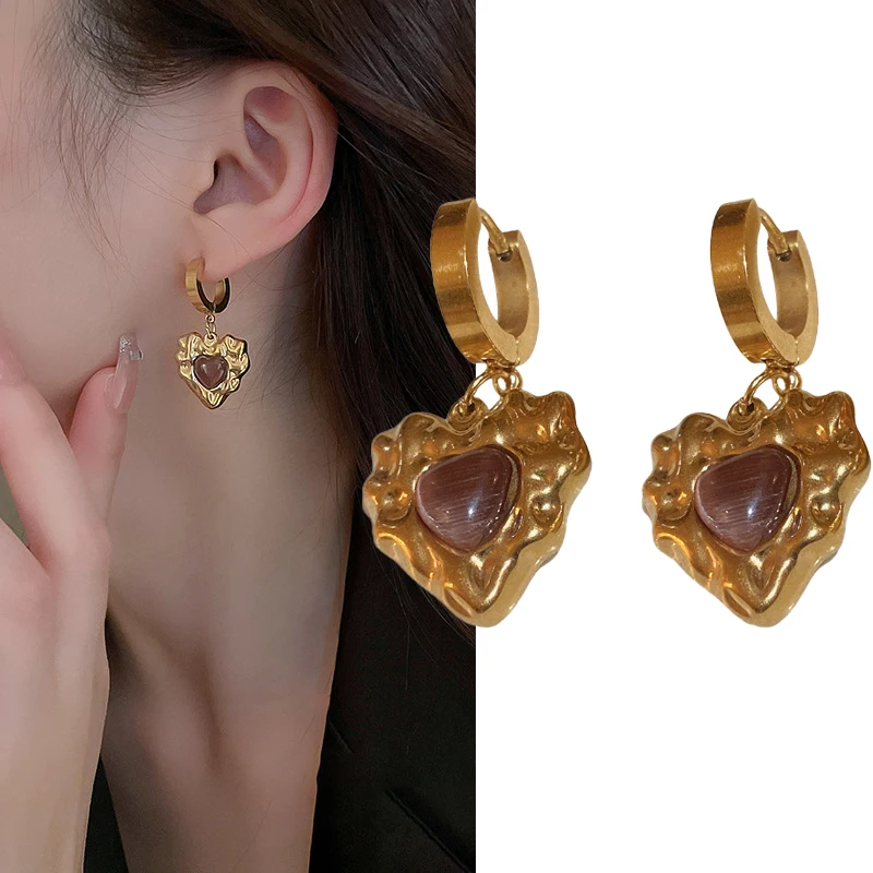 Vintage Gold Heart Drop Earrings for Women Girl Gold Color Metal Love Heart Irregular Hanging Dangle Earrings Vintage Jewelry 
Vintage Gold Heart Drop Earrings for Women Girl Gold Color Metal Love Heart Irregular Hanging Dangle Earrings Vintage Jewelry