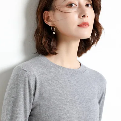 Ladies spring and autumn solid color round neck knit top long sleeve base sweater 2021 gray
Ladies spring and autumn solid color round neck knit top long sleeve base sweater 2021 gray