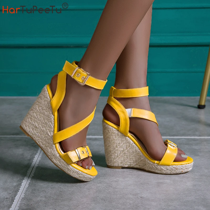 Beach Dress Sandals Women Plus Size 34-46 Wedges 2022 Summer New Buckle PU Leather Casual Platform Shoes Zapatos Mujer
Beach Dress Sandals Women Plus Size 34-46 Wedges 2022 Summer New Buckle PU Leather Casual Platform Shoes Zapatos Mujer