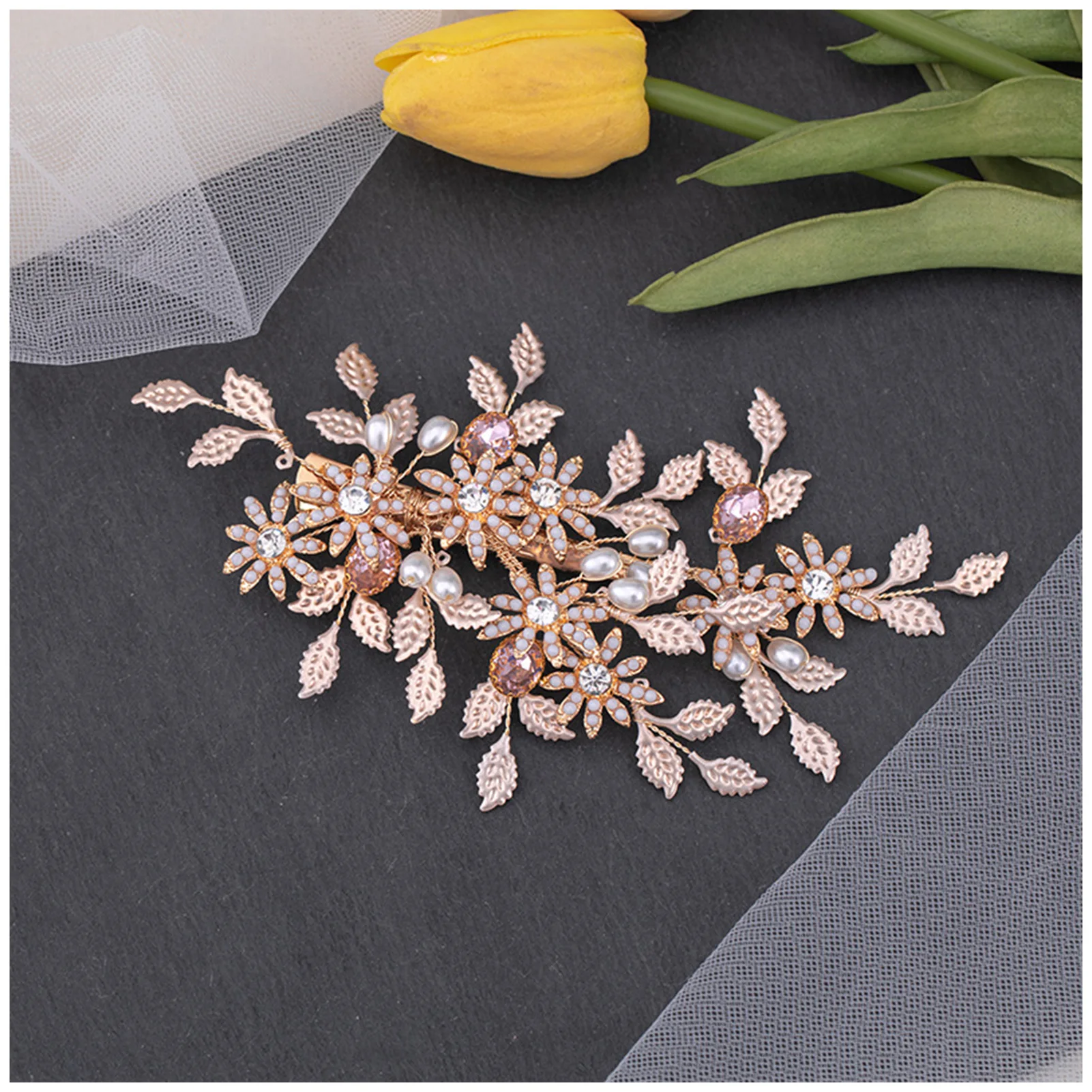 Vintage Rhinestone Hair Clip Elegant Wedding Flower Headwear for Weddings Anniversary Honeymoons
Vintage Rhinestone Hair Clip Elegant Wedding Flower Headwear for Weddings Anniversary Honeymoons