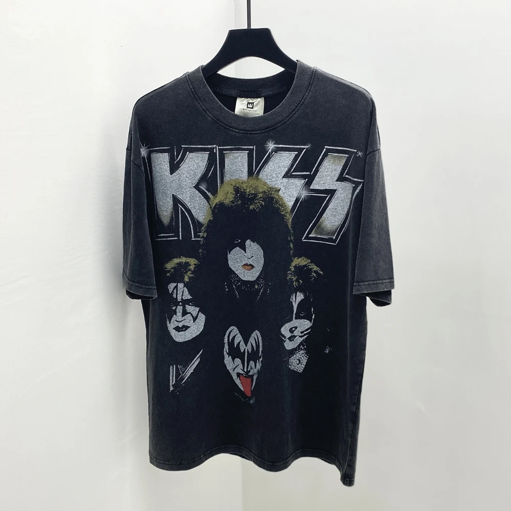 Fashion Brand Vintage Retro KISS Rock Band Summer Oversize Loose Washing Streetwear Rapper Tshirt tee tops for men
Fashion Brand Vintage Retro KISS Rock Band Summer Oversize Loose Washing Streetwear Rapper Tshirt tee tops for men