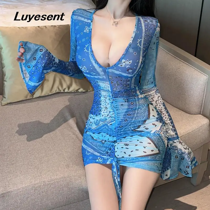 Summer Female Thin Deep V Neck Sexy Mini Dress Lady Print Flare Cuff Long Sleeve Skinny Beach Dresses Mujer Shirring Vestidos
Summer Female Thin Deep V Neck Sexy Mini Dress Lady Print Flare Cuff Long Sleeve Skinny Beach Dresses Mujer Shirring Vestidos