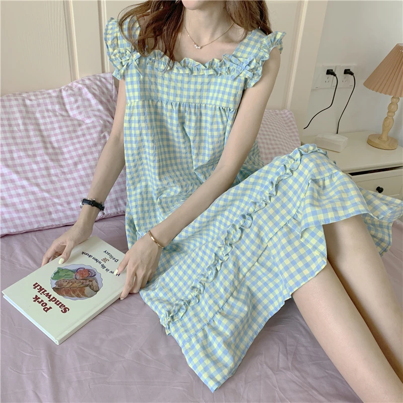 Blue Yellow Plaid Nightgown Women Ruffles Square Collar Sleeveless Long Night Dress Loose Casual Sleepwear Cotton Sweet
Blue Yellow Plaid Nightgown Women Ruffles Square Collar Sleeveless Long Night Dress Loose Casual Sleepwear Cotton Sweet