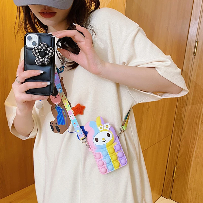 Kawaii Melody Pop Сумка кролик игрушки-антистресс сжимаемые пузырьки сжимание Макарон антистресс Ppoper сумка-мессенджер через плечо
Kawaii Melody Pop Сумка кролик игрушки-антистресс сжимаемые пузырьки сжимание Макарон антистресс Ppoper сумка-мессенджер через плечо