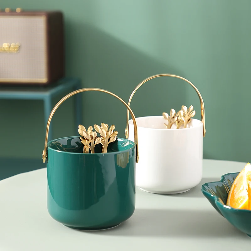 Light Luxury Household Stainless Steel Fruit Fork Set Ceramic Fork Spoon Storage Tank Creative Cute Fruit Sign Dessert Cake Fork
Light Luxury Household Stainless Steel Fruit Fork Set Ceramic Fork Spoon Storage Tank Creative Cute Fruit Sign Dessert Cake Fork