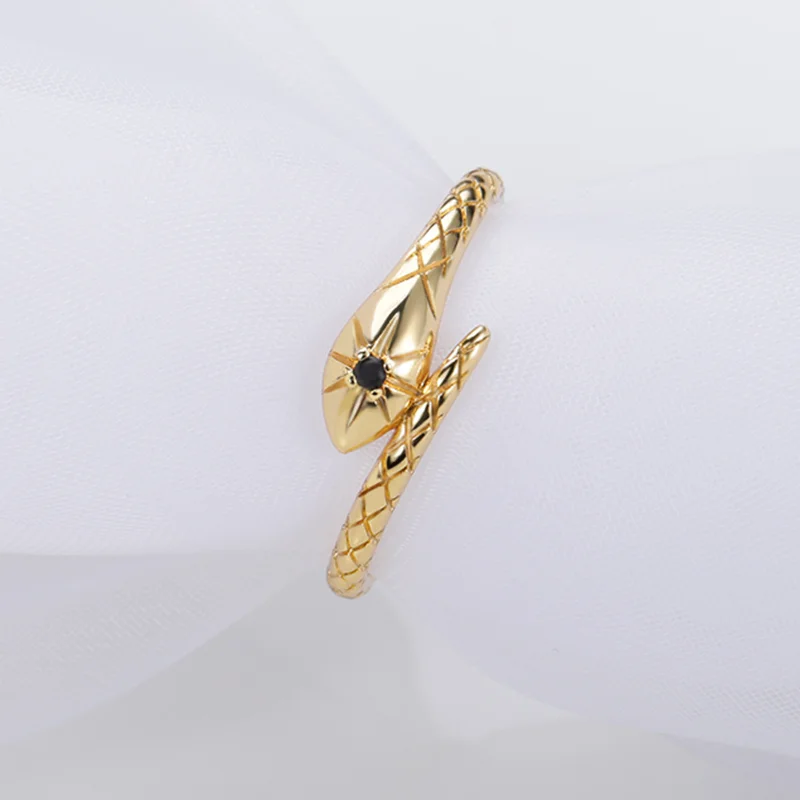 Retro Metal Snake Ring For Women Exquisite Shiny Cubic Zirconia Finger Ring Fashion Men Snake Rings Boho Party Female Jewelry
Retro Metal Snake Ring For Women Exquisite Shiny Cubic Zirconia Finger Ring Fashion Men Snake Rings Boho Party Female Jewelry