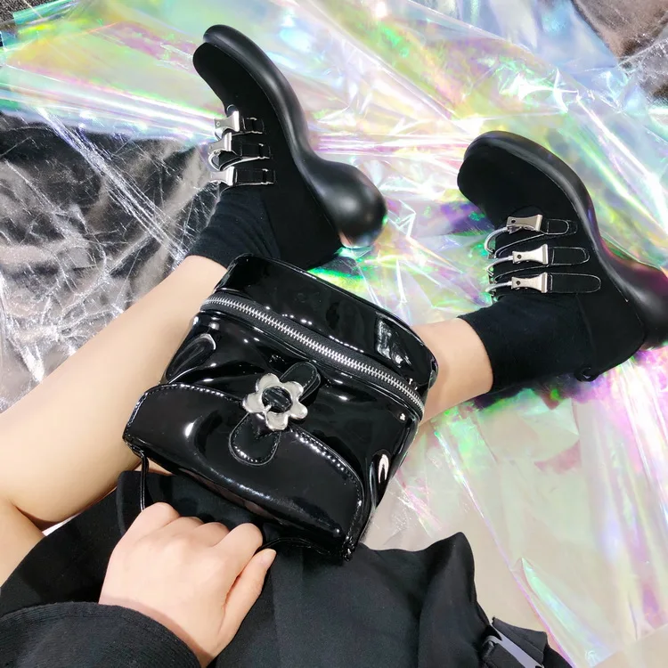 Patent Leather Flower Cool Girls Shoulder Crossbody Bag Fashion Solid Color Ladies Underarm Bags Elegant Women Purse Handbags
Patent Leather Flower Cool Girls Shoulder Crossbody Bag Fashion Solid Color Ladies Underarm Bags Elegant Women Purse Handbags