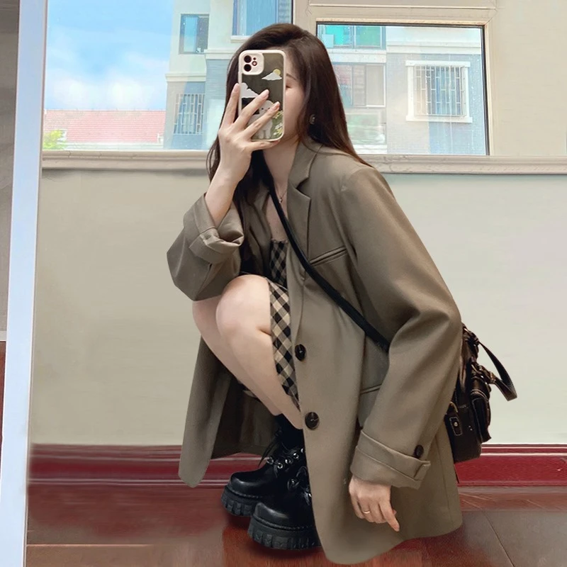 autumn and winter Korean Fashion Oversized Suit Top Khaki Coat Women Loose Straight Tube Temperament Slim Blazer Women Jacket
autumn and winter Korean Fashion Oversized Suit Top Khaki Coat Women Loose Straight Tube Temperament Slim Blazer Women Jacket