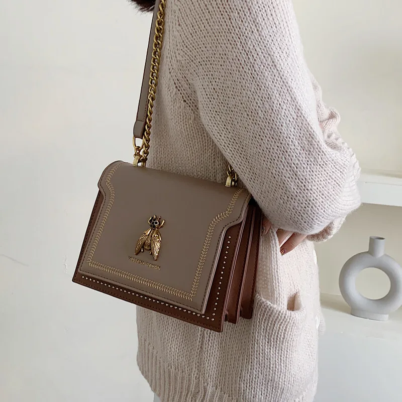 Luxury Brand Designer Crossbody Bags High Quality Women New Retro Bee Female Shoulder Bag Simple Leather Handbag
Luxury Brand Designer Crossbody Bags High Quality Women New Retro Bee Female Shoulder Bag Simple Leather Handbag