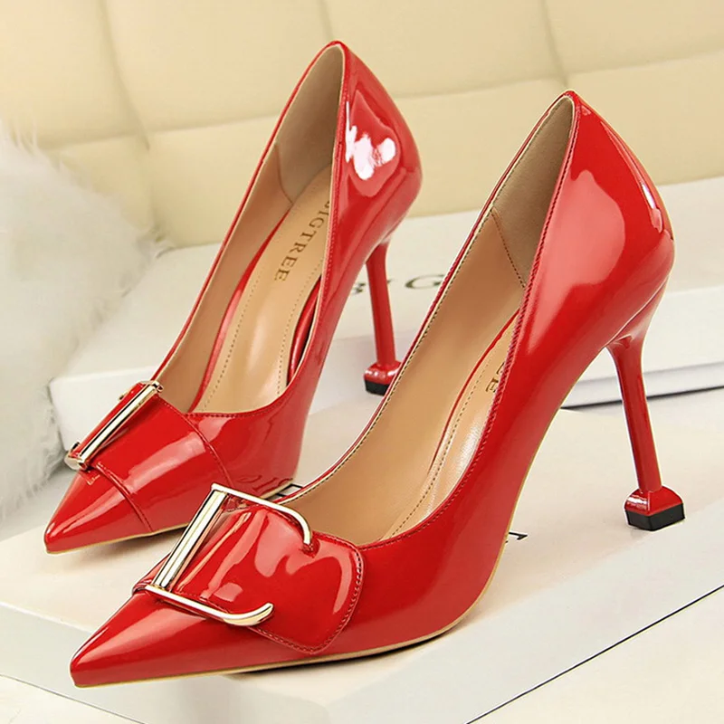 New Shoes Woman Pumps Patent Leather High Heels Red Women Heels Stiletto Female Shoes Metal Wedding Shoes Sexy Party Shoes
New Shoes Woman Pumps Patent Leather High Heels Red Women Heels Stiletto Female Shoes Metal Wedding Shoes Sexy Party Shoes