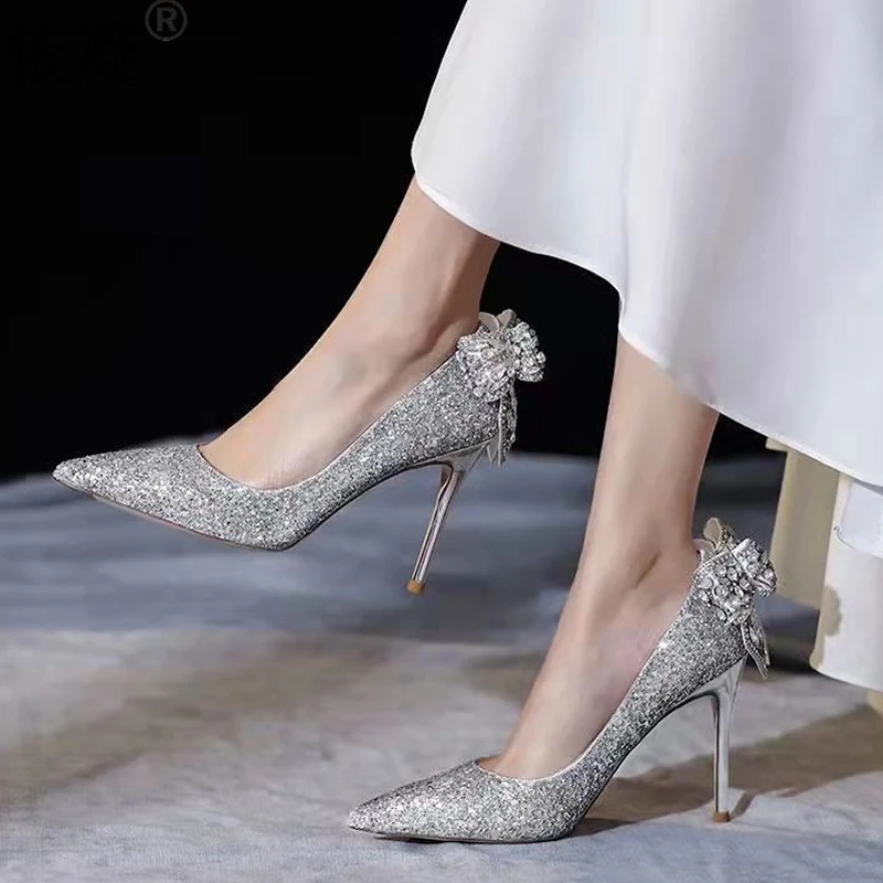 2022 New Butterfly-knot Women's Pumps Sexy High Heels Fashion Women Shoes Stiletto Bridesmaid Bride Shoes Crystal Wedding Shoes
2022 New Butterfly-knot Women's Pumps Sexy High Heels Fashion Women Shoes Stiletto Bridesmaid Bride Shoes Crystal Wedding Shoes