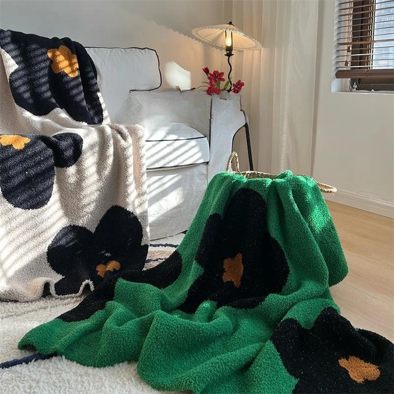 Sunflower Korean Half-side Fleece Knitted Blanket Skin-friendly Soft Sofa Office Nap Blanket Multi-functional Decorative Blanket
Sunflower Korean Half-side Fleece Knitted Blanket Skin-friendly Soft Sofa Office Nap Blanket Multi-functional Decorative Blanket