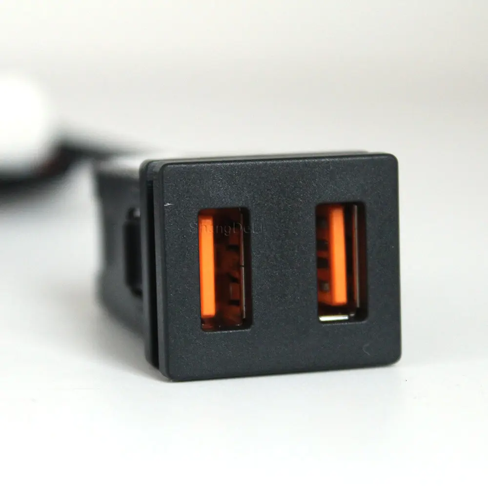 Автомобильное зарядное устройство с двумя портами USB C PD QC3.0, 12 В 
Автомобильное зарядное устройство с двумя портами USB C PD QC3.0, 12 В