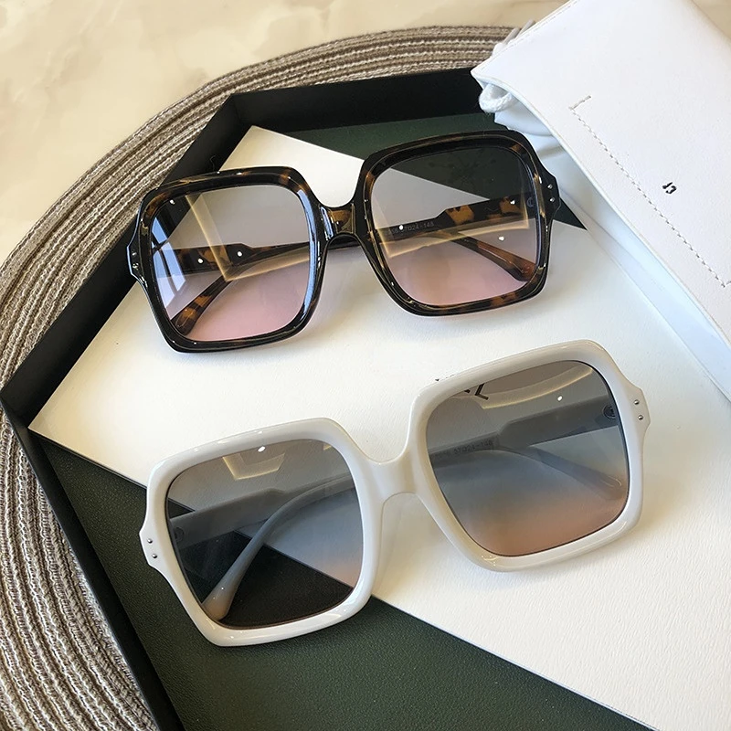 

Солнечные очки известного бренда для мужчин и женщин, дизайнерские роскошные квадратные солнцезащитные аксессуары с градиентными розовыми и синими линзами