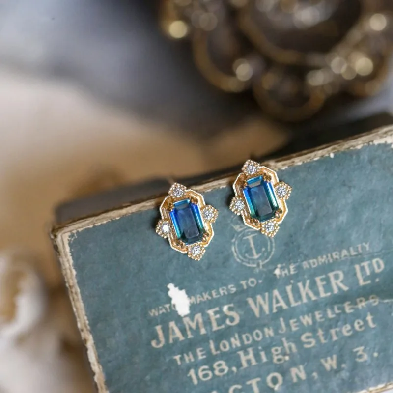925 Sterling Silver Royal Vintage Sapphire Blue Rectangular Zircon Diamond Stud Earring Gold Plated Women Bridal Wed Jewelry
925 Sterling Silver Royal Vintage Sapphire Blue Rectangular Zircon Diamond Stud Earring Gold Plated Women Bridal Wed Jewelry