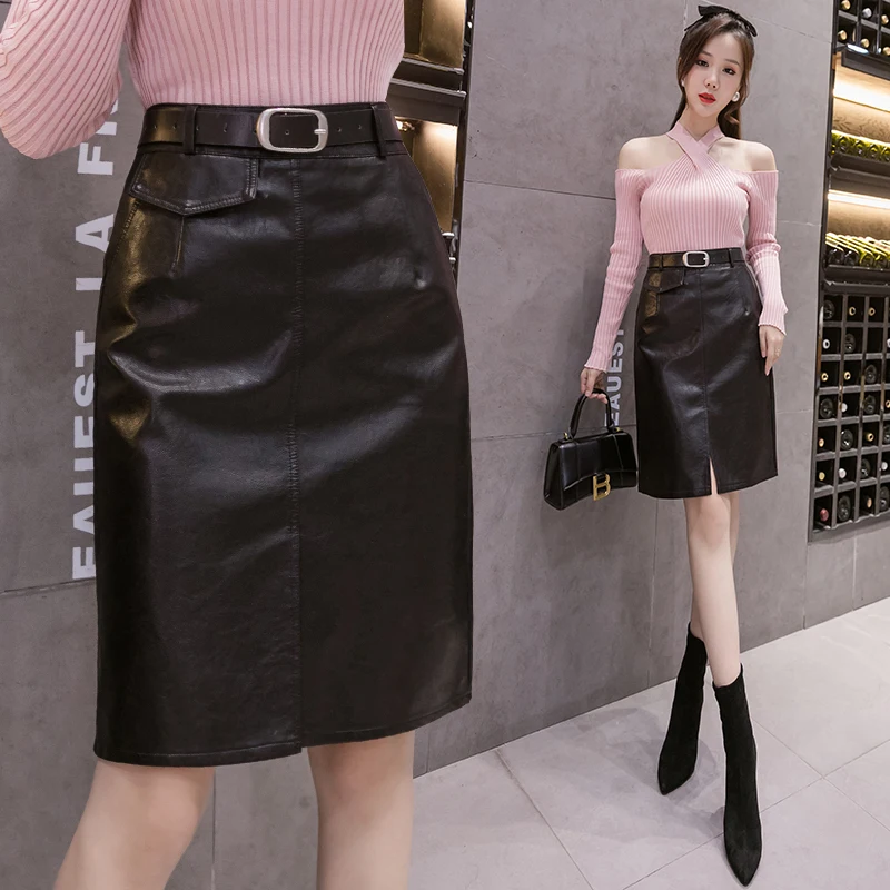 Осенне-зимние черные офисные дамские юбки из искусственной кожи, Женская Повседневная облегающая юбка-карандаш с высокой талией и разрезом, до колена
Осенне-зимние черные офисные дамские юбки из искусственной кожи, Женская Повседневная облегающая юбка-карандаш с высокой талией и разрезом, до колена