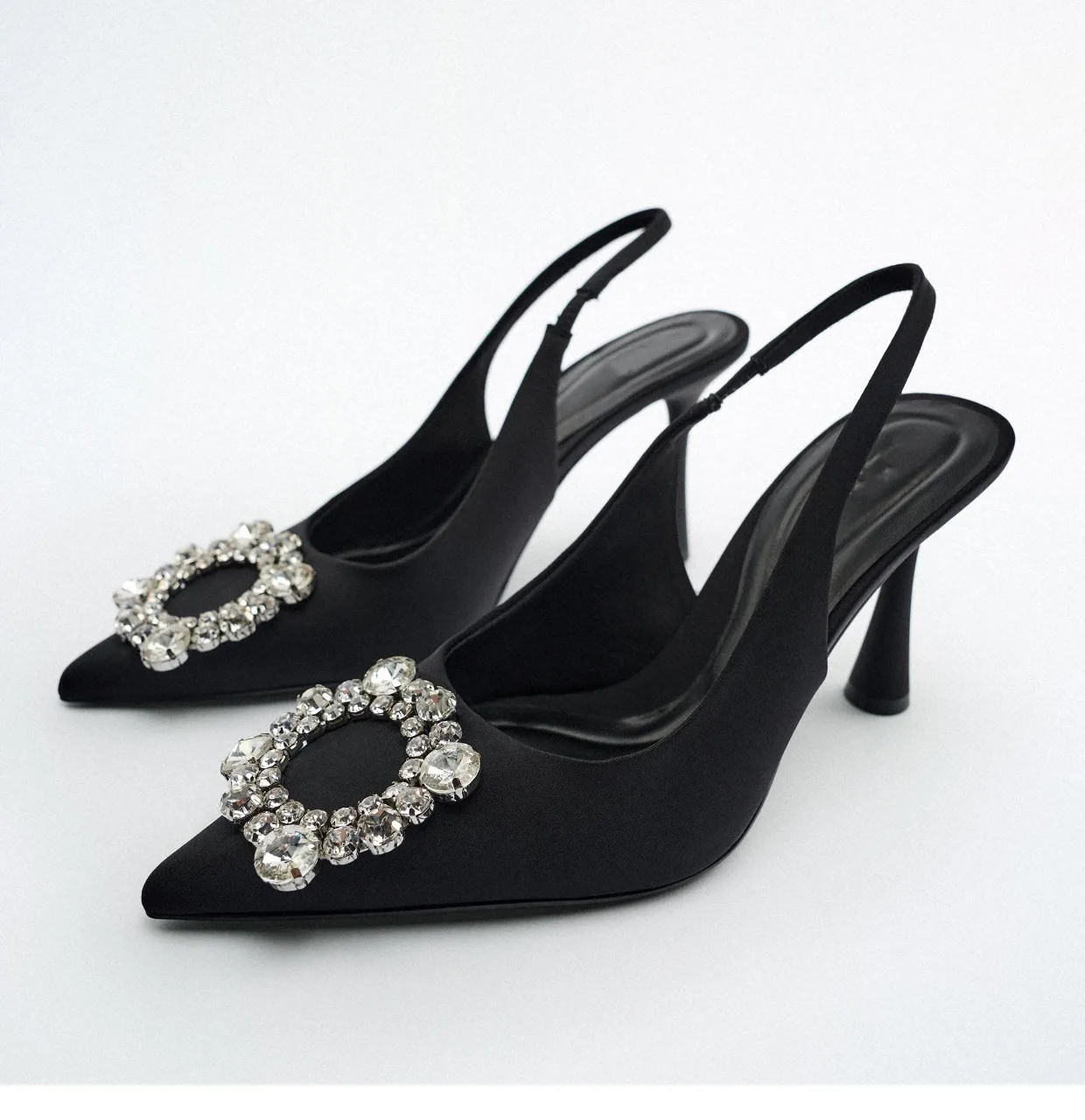 

2023 Summer New Black Rhinestone Decorated Pointed Shallow Mouth High Heels Female Fine with Package Head Sandals Mueller Shoes