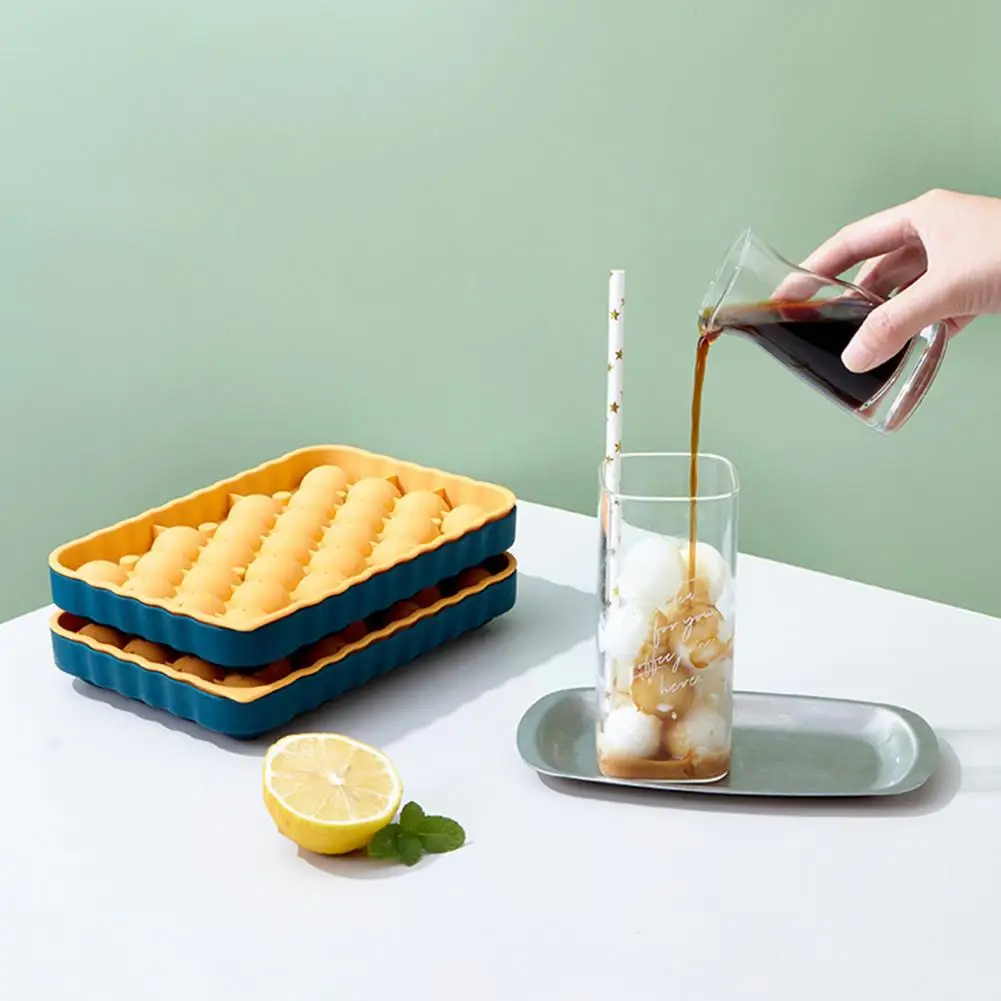 Useful Ice Storage Box Non-stick Fine Ductility High Toughness Large Ice Cream Mold Ice Cube Box Ice Tray
Useful Ice Storage Box Non-stick Fine Ductility High Toughness Large Ice Cream Mold Ice Cube Box Ice Tray