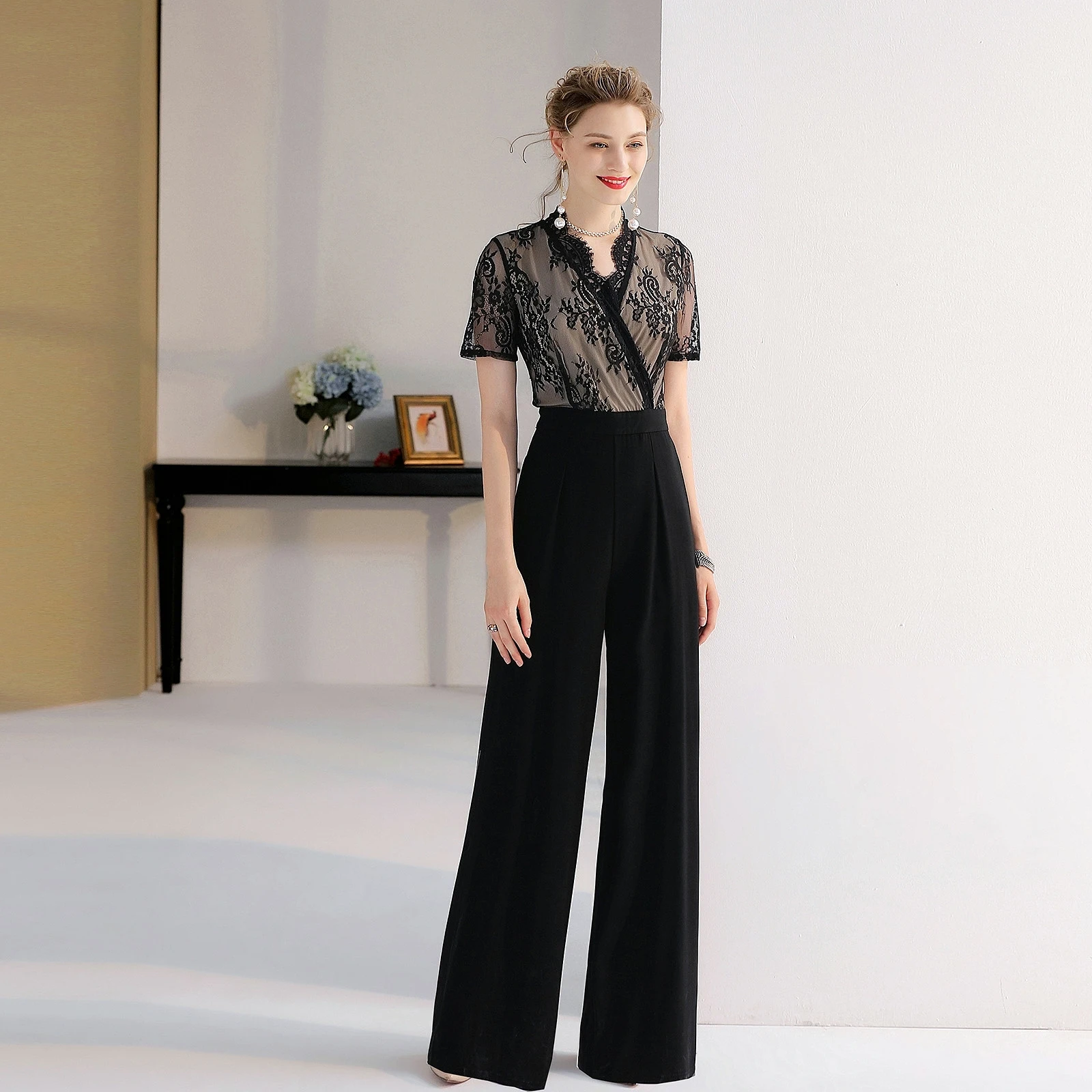 2023 Black Jumpsuits Mother of the Bride Dress Long Sleeve Lace Applique Chiffon V Neck Formal Wedding Evening Prom Pant Simple
2023 Black Jumpsuits Mother of the Bride Dress Long Sleeve Lace Applique Chiffon V Neck Formal Wedding Evening Prom Pant Simple