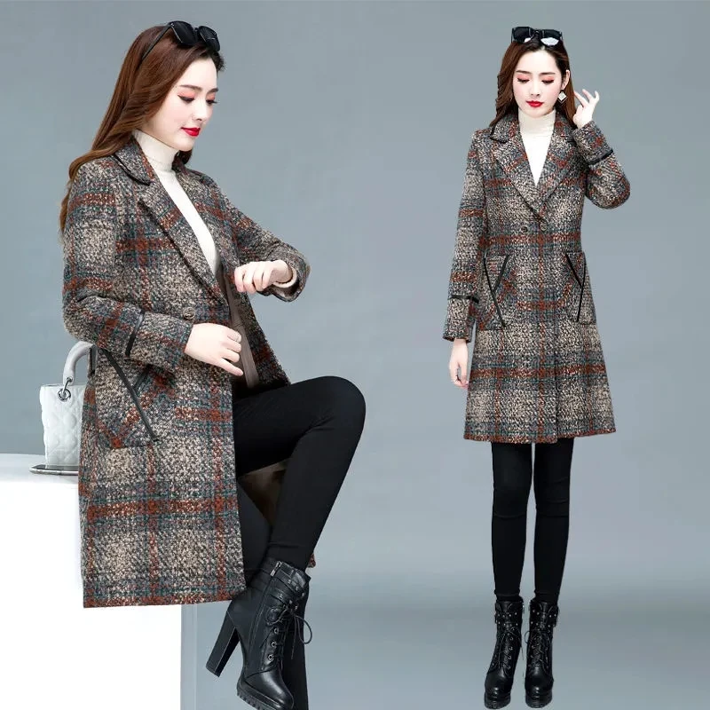 2022NEW Autumn Winter Women Woolen Coats New Korean Plaid Long Jacket Outercoats Double Breasted Female Wool blended Coat XL-5XL
2022NEW Autumn Winter Women Woolen Coats New Korean Plaid Long Jacket Outercoats Double Breasted Female Wool blended Coat XL-5XL