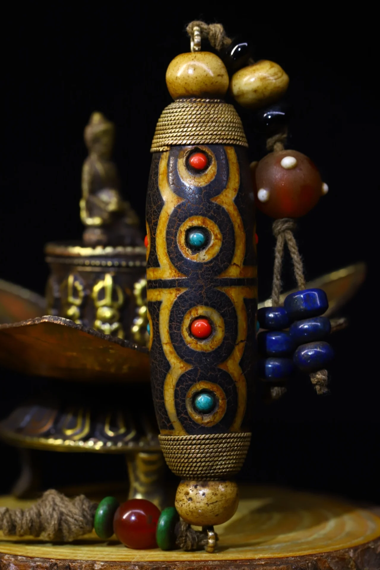 4" Tibetan Temple Collection natural agate mosaic gem Dzi Beads Nine eyed dzi pendant Amulet Town house Exorcism
4" Tibetan Temple Collection natural agate mosaic gem Dzi Beads Nine eyed dzi pendant Amulet Town house Exorcism