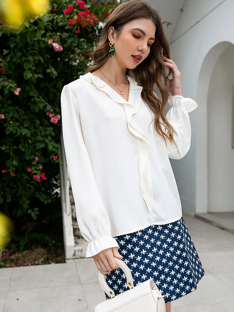 High Quality 2022 Loose V-neck Ruffles Blouse Shirt Women Female Blouse Shirt Spring Summer Women Blouse Top
High Quality 2022 Loose V-neck Ruffles Blouse Shirt Women Female Blouse Shirt Spring Summer Women Blouse Top