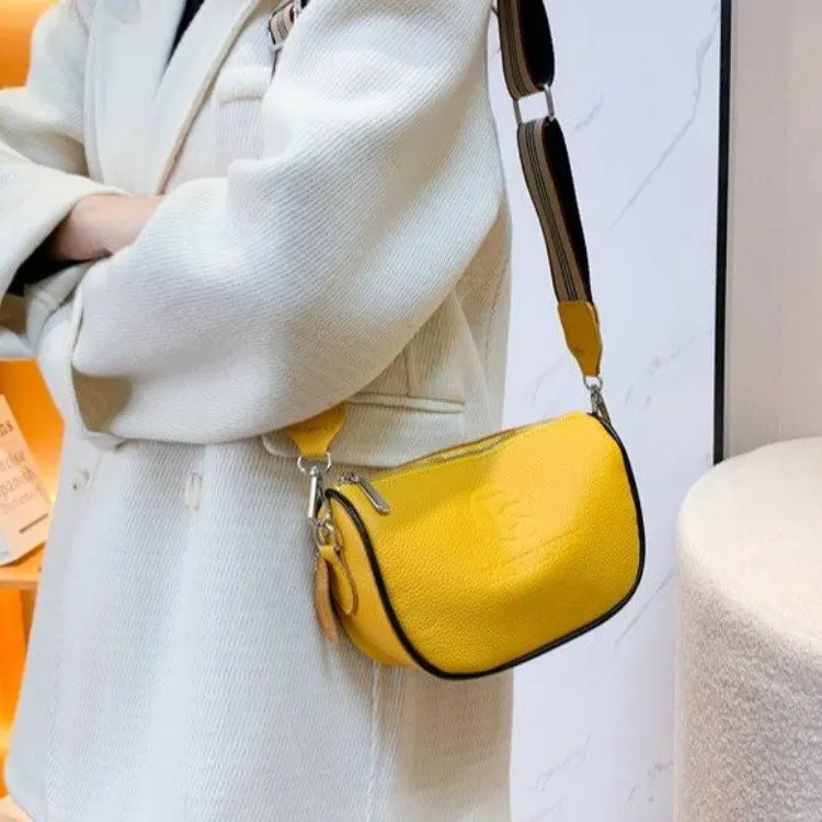 Luxury fashion womens shoulder bag messenger brand designer wide shoulder strap women
Luxury fashion womens shoulder bag messenger brand designer wide shoulder strap women