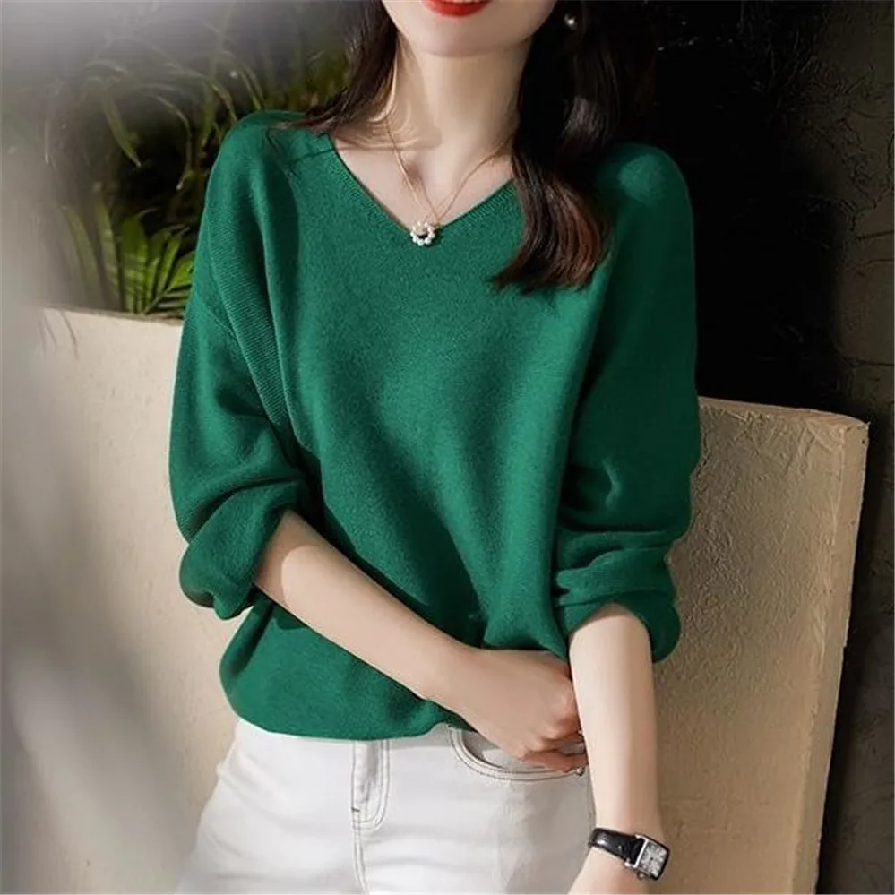 2023 Autumn and Winter New V-neck Knitted Woolen Sweater with Women's Nine-point Sleeve Short Knit Sweater Bottoming Shirt Top
2023 Autumn and Winter New V-neck Knitted Woolen Sweater with Women's Nine-point Sleeve Short Knit Sweater Bottoming Shirt Top