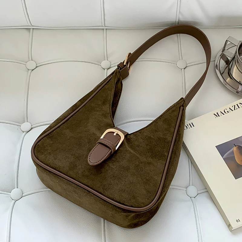 Корейский винтажный искусственный замшевый полуфабрикат для женщин роскошная дизайнерская сумочка и кошельки 2023 новый ремень с пряжкой плечо
Корейский винтажный искусственный замшевый полуфабрикат для женщин роскошная дизайнерская сумочка и кошельки 2023 новый ремень с пряжкой плечо