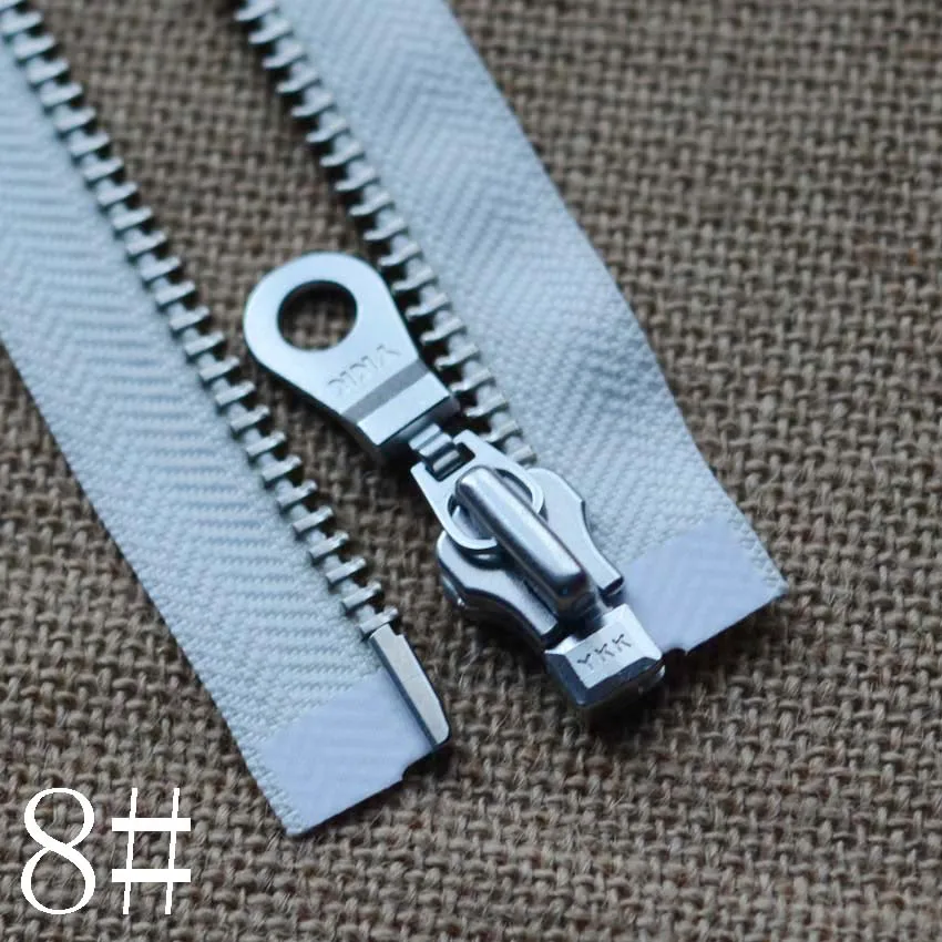 YKK металлическая молния 8 # белая медная однооткрытая белая молния 40-100 см YKK увеличенная планка для одежды белая медная молния
YKK металлическая молния 8 # белая медная однооткрытая белая молния 40-100 см YKK увеличенная планка для одежды белая медная молния