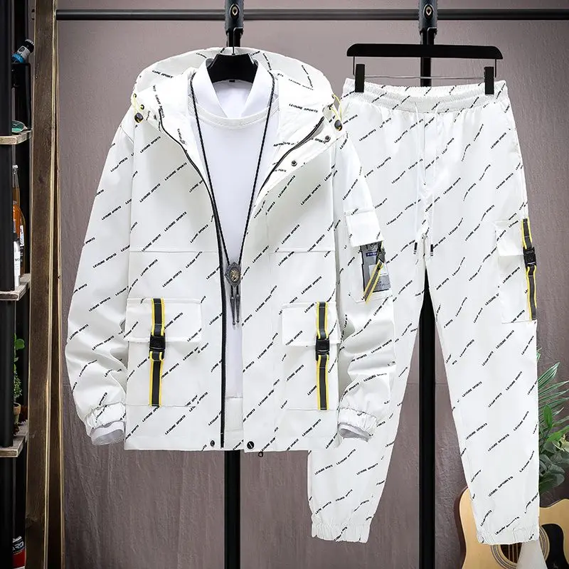 Spring And Autumn New Fashion Casual Men's Printed Jacket Suit Youth Trend Hooded Long-Sleeved Top And Pants Two-Piece Set
Spring And Autumn New Fashion Casual Men's Printed Jacket Suit Youth Trend Hooded Long-Sleeved Top And Pants Two-Piece Set