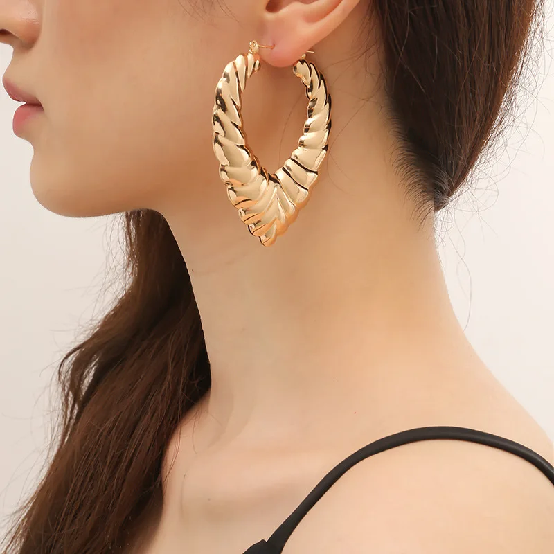 New Statement Simple Gold Color Exaggerated Helix Shaped Hoop Earrings for Women Fashion Big Retro Pendant Earring Party Jewelry
New Statement Simple Gold Color Exaggerated Helix Shaped Hoop Earrings for Women Fashion Big Retro Pendant Earring Party Jewelry