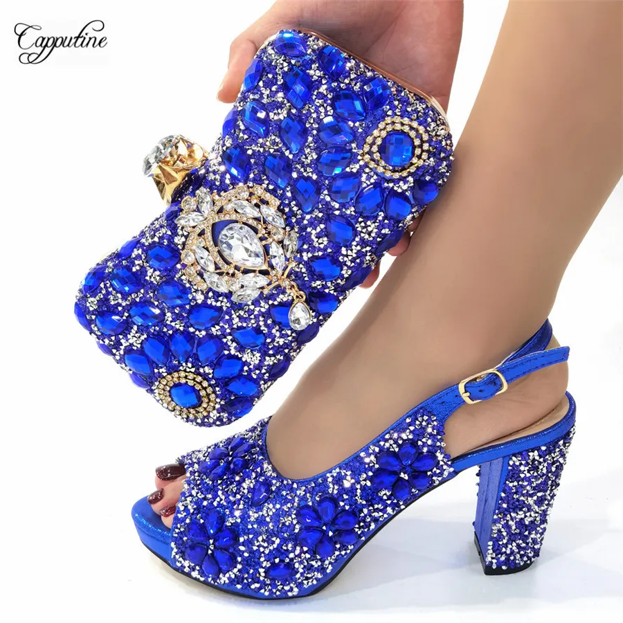 Женская сумка-клатч на высоком каблуке 9 см, с отделением для карт
Женская сумка-клатч на высоком каблуке 9 см, с отделением для карт