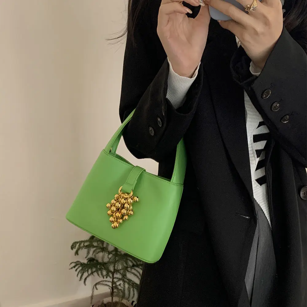 Summer Women Fashion Grape Beaded Totes Ladies Casual Chain Shoulder Messenger Bucket Bag All Match Handbags Party Club Purse
Summer Women Fashion Grape Beaded Totes Ladies Casual Chain Shoulder Messenger Bucket Bag All Match Handbags Party Club Purse