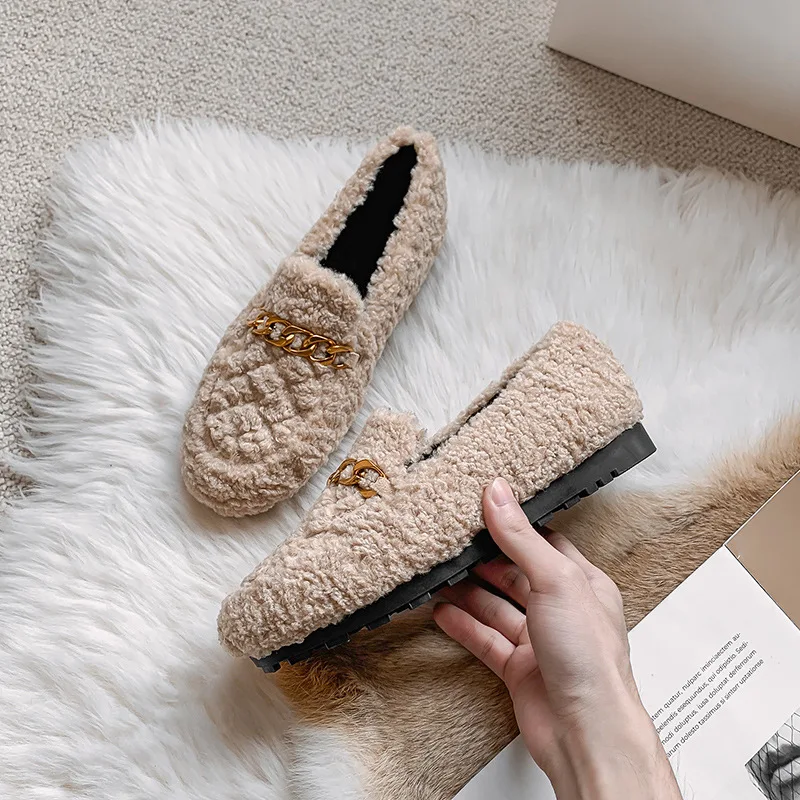 Winter 2022 new cashmere lamb flat single shoes for women Korean fashion design warm large size 41-43 bean shoes free delivery
Winter 2022 new cashmere lamb flat single shoes for women Korean fashion design warm large size 41-43 bean shoes free delivery