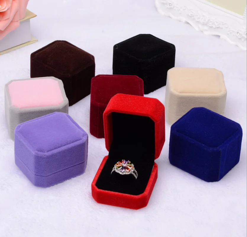 High Quality Square Wedding Velvet Earrings Ring Box Amazing Engagement Party Earring Jewelry Display Gift Case
High Quality Square Wedding Velvet Earrings Ring Box Amazing Engagement Party Earring Jewelry Display Gift Case
