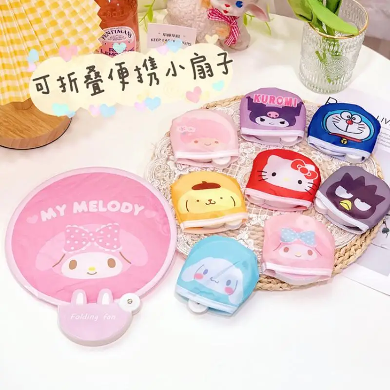 Kawaii My Melody Kuromi Cinnamoroll портативный складной Круглый Вентилятор, милый мини-термоусадочный вентилятор Sanrioed для женщин, сумка для хранения
Kawaii My Melody Kuromi Cinnamoroll портативный складной Круглый Вентилятор, милый мини-термоусадочный вентилятор Sanrioed для женщин, сумка для хранения