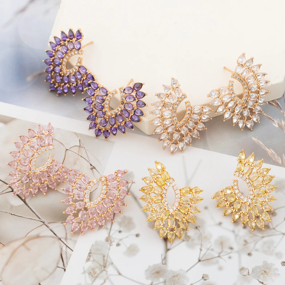Lovely V Shape Earrings Jewelry for Women African Gold Plated Zircon Crystal Earrings Party Bride Shine Stud Earrings for Ladies 
Lovely V Shape Earrings Jewelry for Women African Gold Plated Zircon Crystal Earrings Party Bride Shine Stud Earrings for Ladies