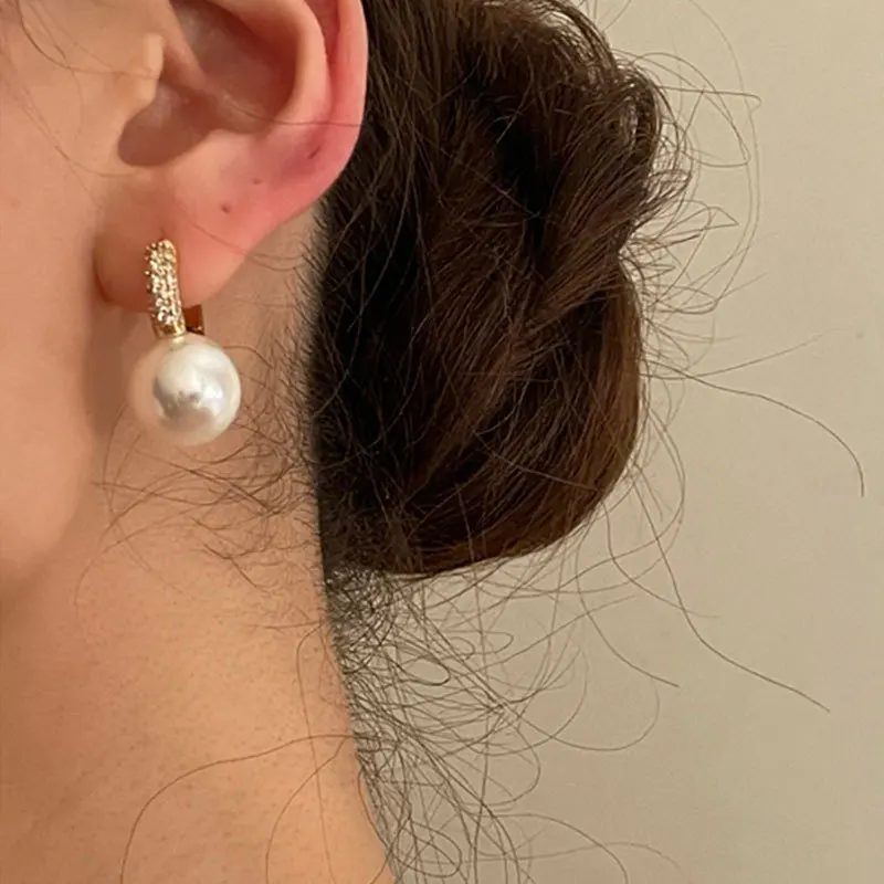 Prevent Allergy Pearl Hoop Earrings Korean Style for Women Trendy Elegant Vintage Sparkling Gold Earrings Wedding Bride Jewelry
Prevent Allergy Pearl Hoop Earrings Korean Style for Women Trendy Elegant Vintage Sparkling Gold Earrings Wedding Bride Jewelry