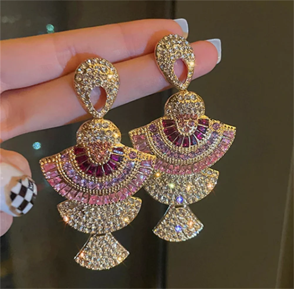 Exquisite Baroque Style Geometric Drop Earrings For Women Pink Zircon Crystal Sector Dangle Earrings Banquet Jewelry Accessories
Exquisite Baroque Style Geometric Drop Earrings For Women Pink Zircon Crystal Sector Dangle Earrings Banquet Jewelry Accessories