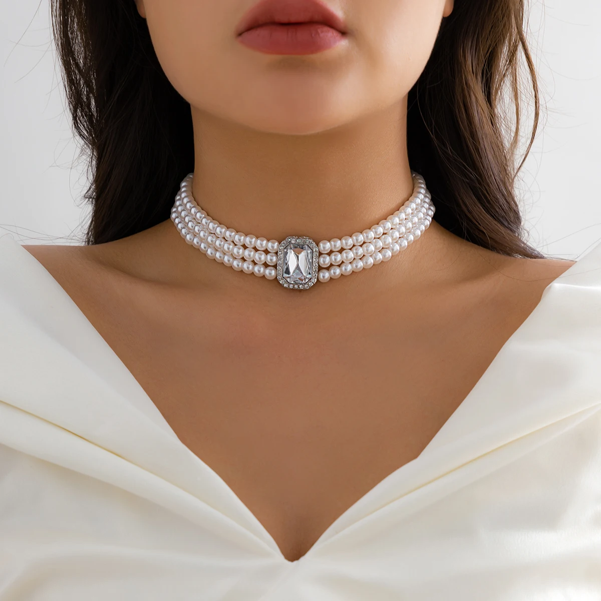 Layered Imitation Pearl Beads Chain with Crystal Short Choker Necklace for Women Elegant Trendy Collar 2023 Fashion Neck Jewelry
Layered Imitation Pearl Beads Chain with Crystal Short Choker Necklace for Women Elegant Trendy Collar 2023 Fashion Neck Jewelry