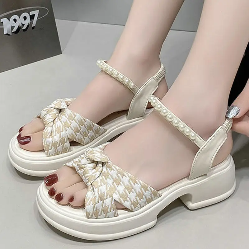 Brand Platform Sandals Soft All-Match Female Shoes 2023 New Summer Fashion Bow Tie Mixed Colors Checkered Wedges Women Sandals
Brand Platform Sandals Soft All-Match Female Shoes 2023 New Summer Fashion Bow Tie Mixed Colors Checkered Wedges Women Sandals