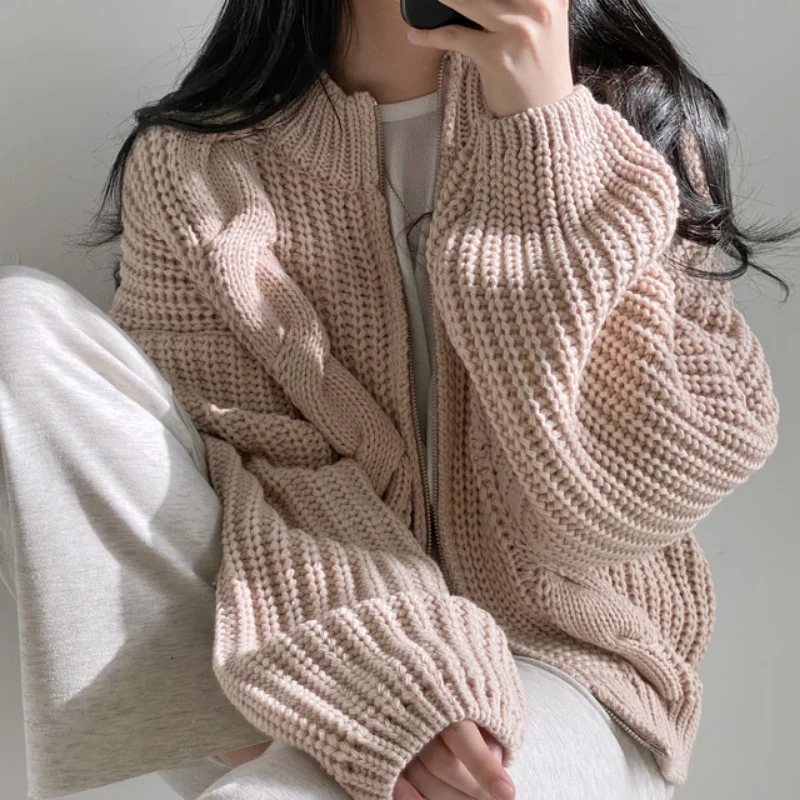 Winter Zipper Thick Sweater Jacket Lady Vintage O-Neck Cardigans Korean Tops Autumn Chic Loose Women Cardigan Sweater Coat 24355
Winter Zipper Thick Sweater Jacket Lady Vintage O-Neck Cardigans Korean Tops Autumn Chic Loose Women Cardigan Sweater Coat 24355