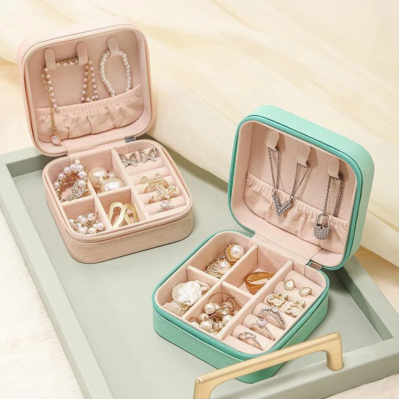 Portable Travel Jewelry Box Jewelry Organizer Display Jewelry Case Leather Earring Ring Necklace Storage Box
Portable Travel Jewelry Box Jewelry Organizer Display Jewelry Case Leather Earring Ring Necklace Storage Box