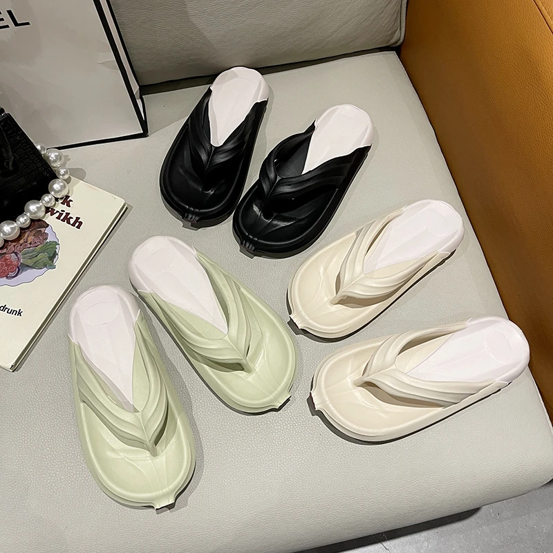 Women's Shoes Fashion Casual Solid Color Simple Belt Single Buckle Thick Bottom Comfortable All-match Summer Sandals
Women's Shoes Fashion Casual Solid Color Simple Belt Single Buckle Thick Bottom Comfortable All-match Summer Sandals