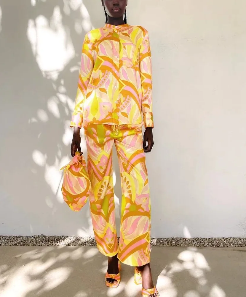 2022 African Print Clothes Women 2 Piece Set Shirt Tops Wide Leg Pant Suits New Loose Blouse Casual Africa Outfits Plus Size
2022 African Print Clothes Women 2 Piece Set Shirt Tops Wide Leg Pant Suits New Loose Blouse Casual Africa Outfits Plus Size
