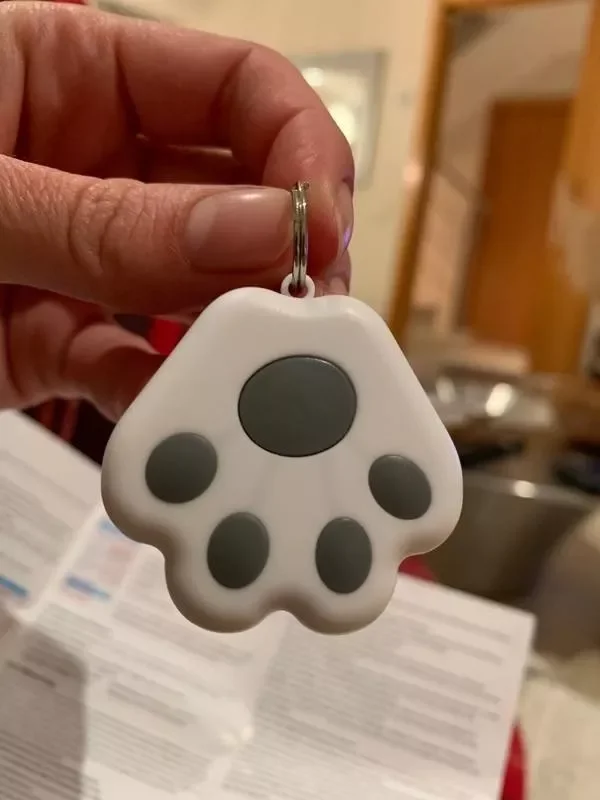 Mini Tracking Device Luggage Key Child Finder Pet Tracker Location Bluetooth Smart Activity Trackers Vehicle Anti-lost Keychain
Mini Tracking Device Luggage Key Child Finder Pet Tracker Location Bluetooth Smart Activity Trackers Vehicle Anti-lost Keychain