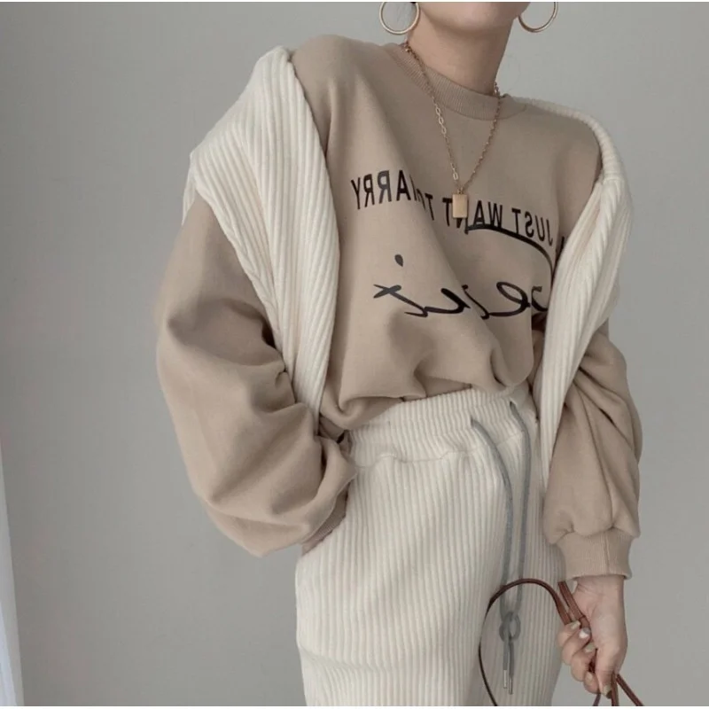 Hoodies Korean Chic Round Neck Letter Print Design Versatile Casual Pullover Loose Long Sleeve Sweater
Hoodies Korean Chic Round Neck Letter Print Design Versatile Casual Pullover Loose Long Sleeve Sweater