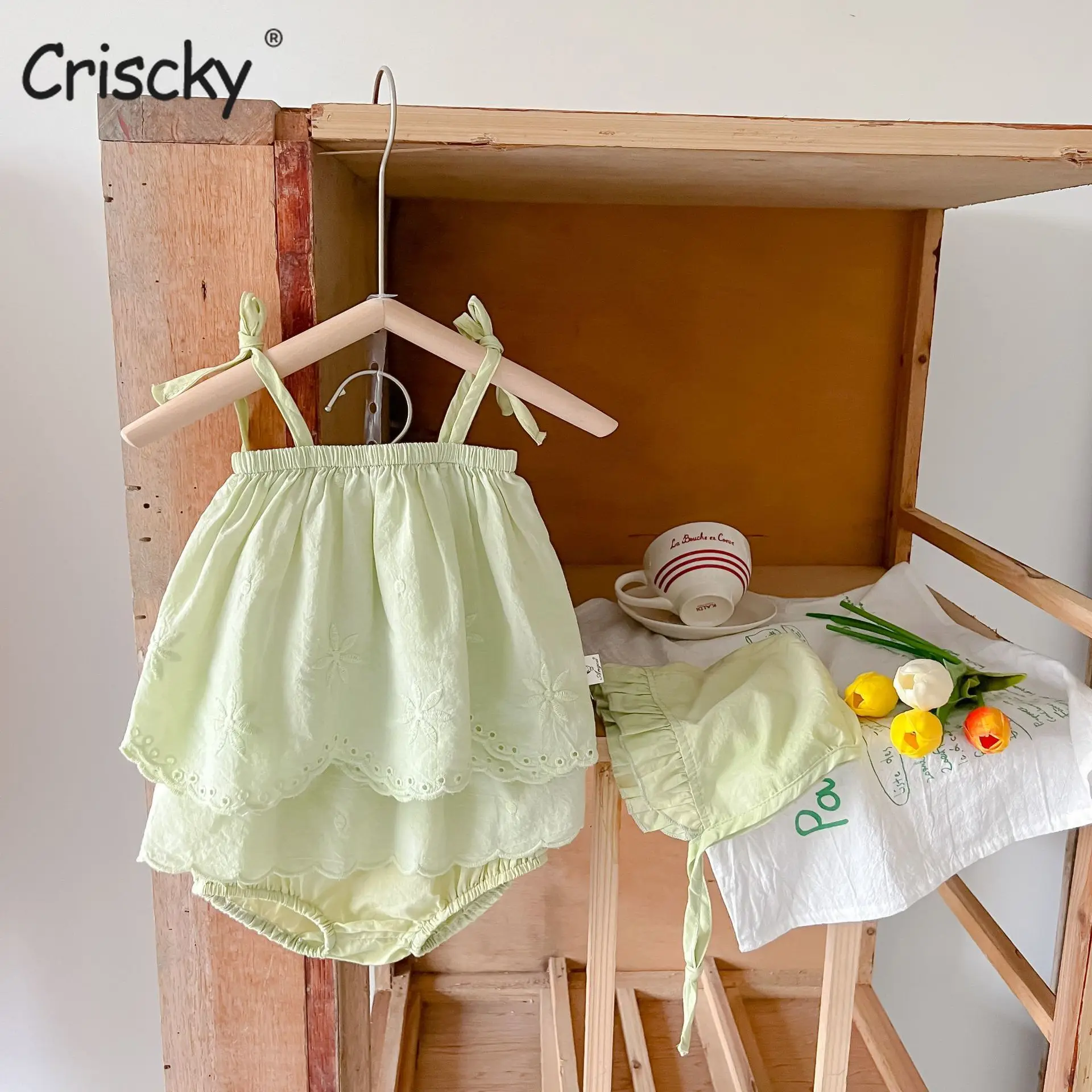 Criscky 2022 Newborn Baby Girls Shorts Outfits Clothing Set Cute Solid Sling Lace Tops+Elastic Ruffle Shorts Cap Infant Set
Criscky 2022 Newborn Baby Girls Shorts Outfits Clothing Set Cute Solid Sling Lace Tops+Elastic Ruffle Shorts Cap Infant Set